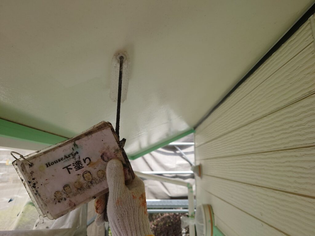 天井　下塗り