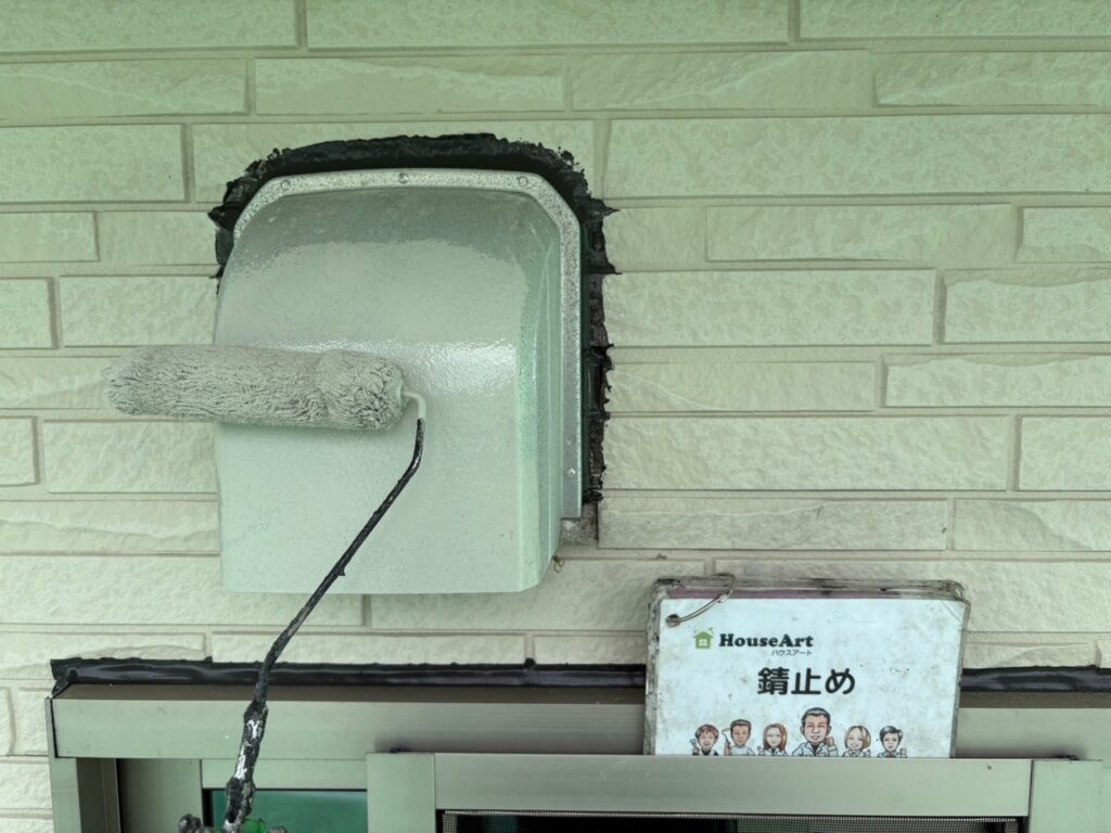 換気フード　下塗り