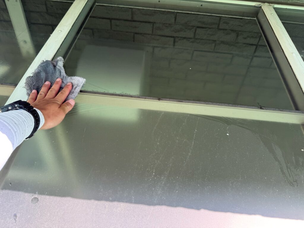 カーポート拭き掃除