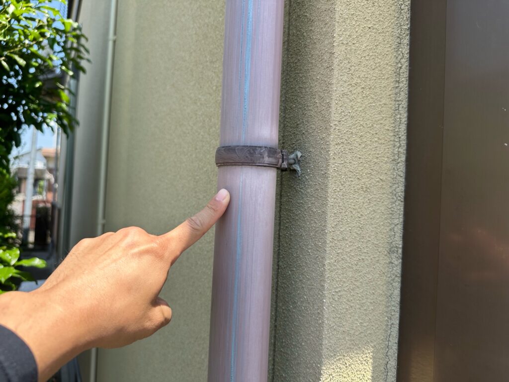 樋も紫外線で色褪せが発生していました