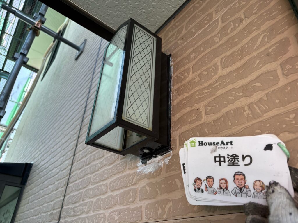 玄関照明　中塗り