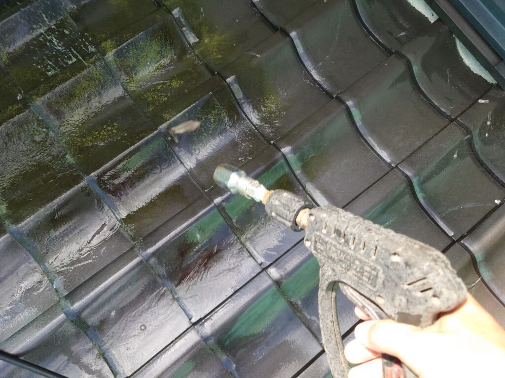 屋根　高圧洗浄