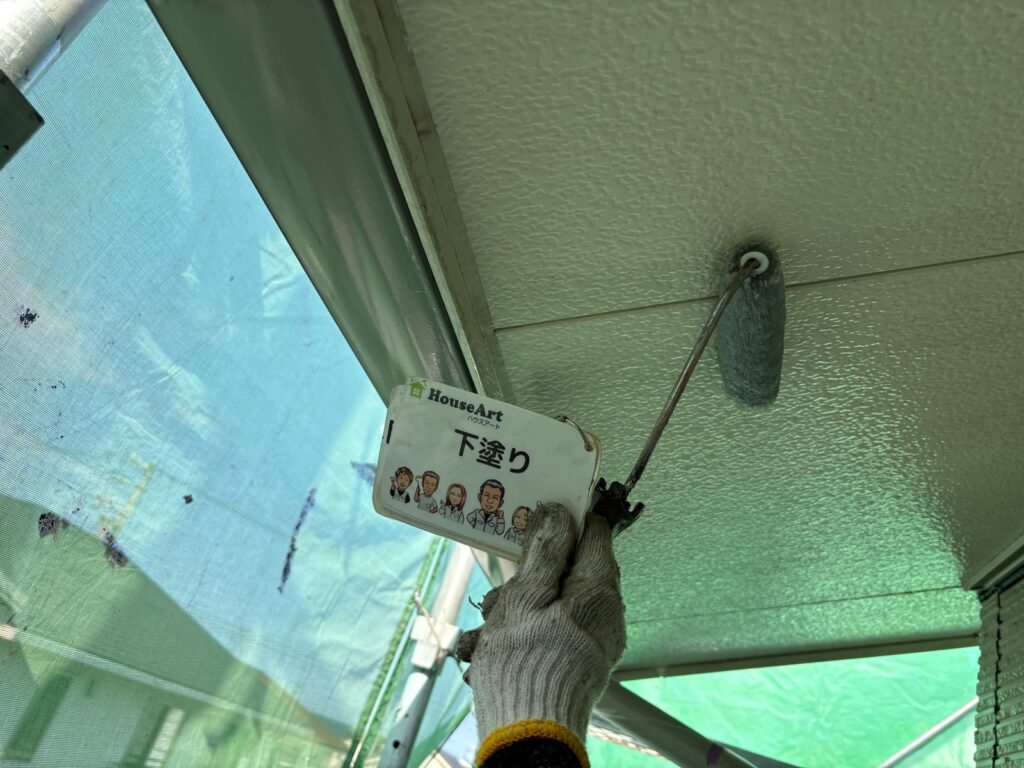 天井　下塗り