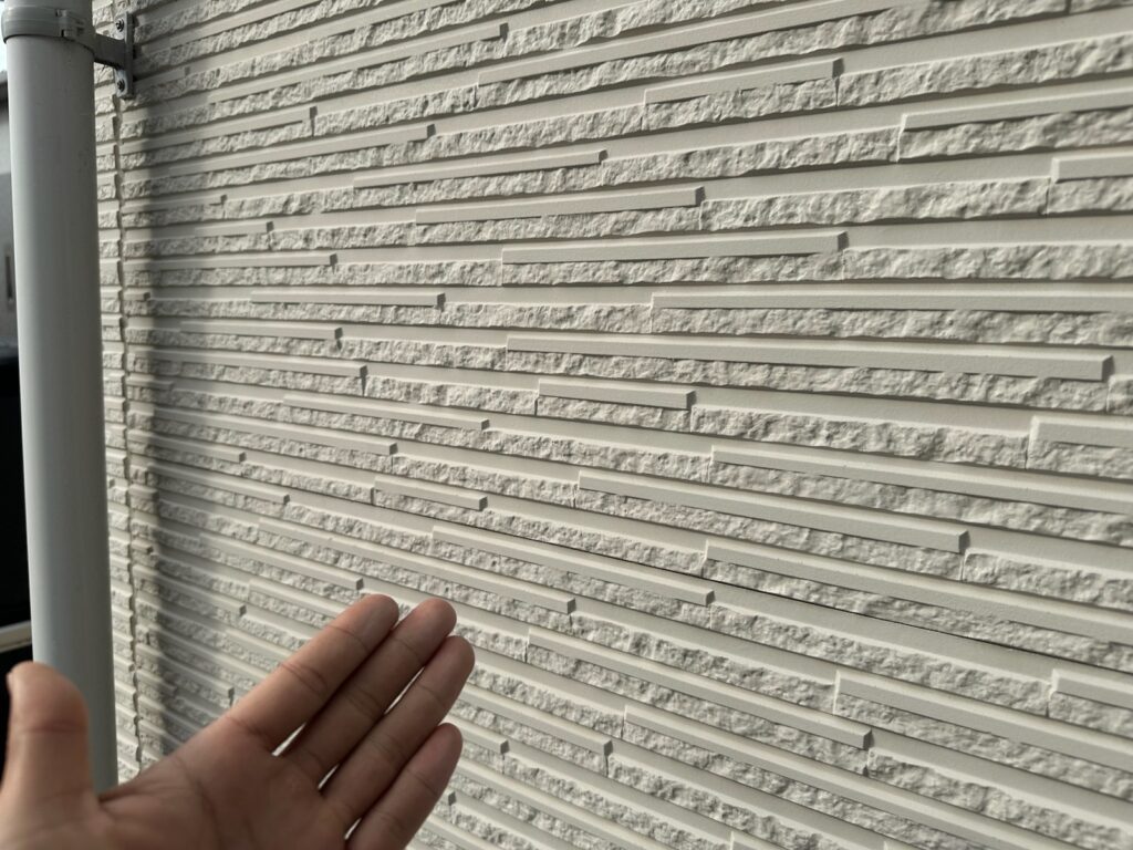 外壁は色褪せが発生していました