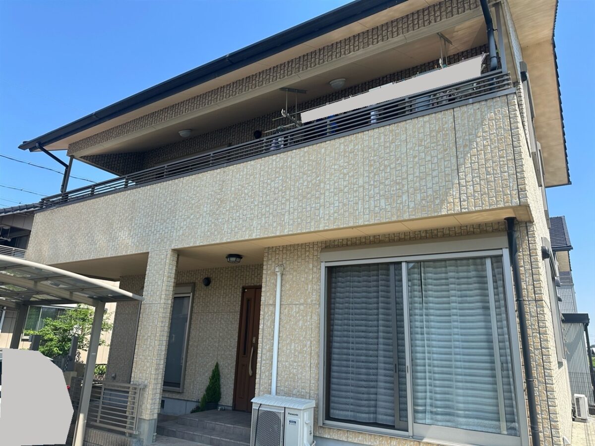 グレージュで優しい中にも迫力あるお住まいへ