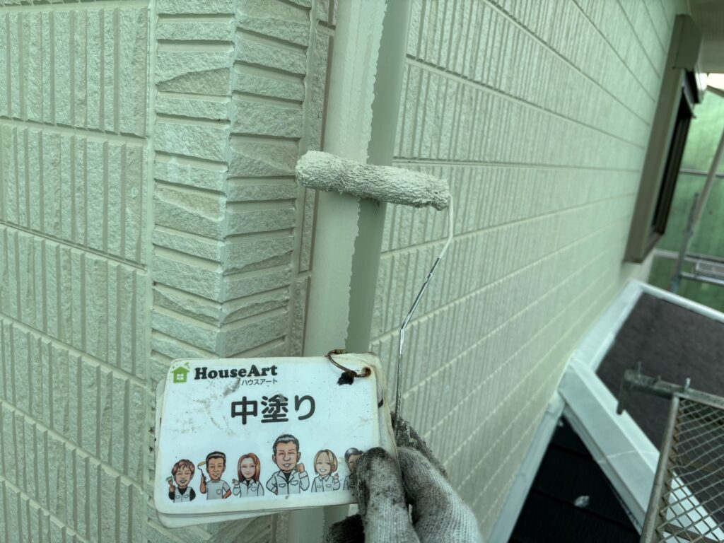 竪樋　中塗り