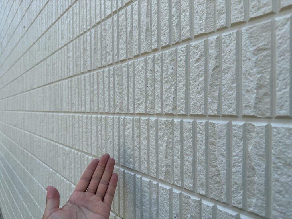 外壁は色褪せが発生していました