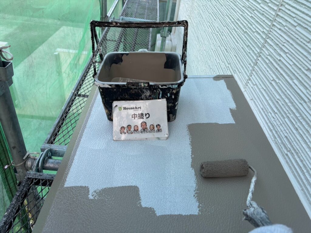 庇　中塗り