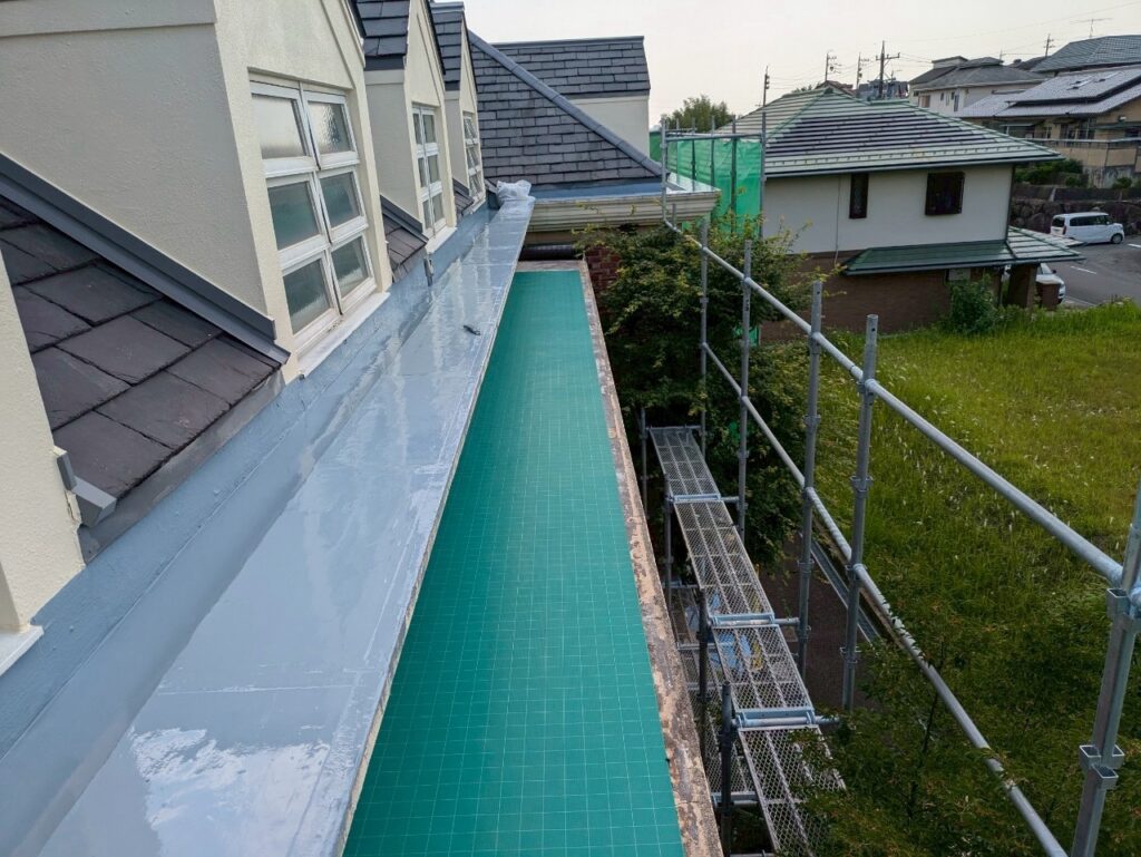 プライマー塗布・通気シート