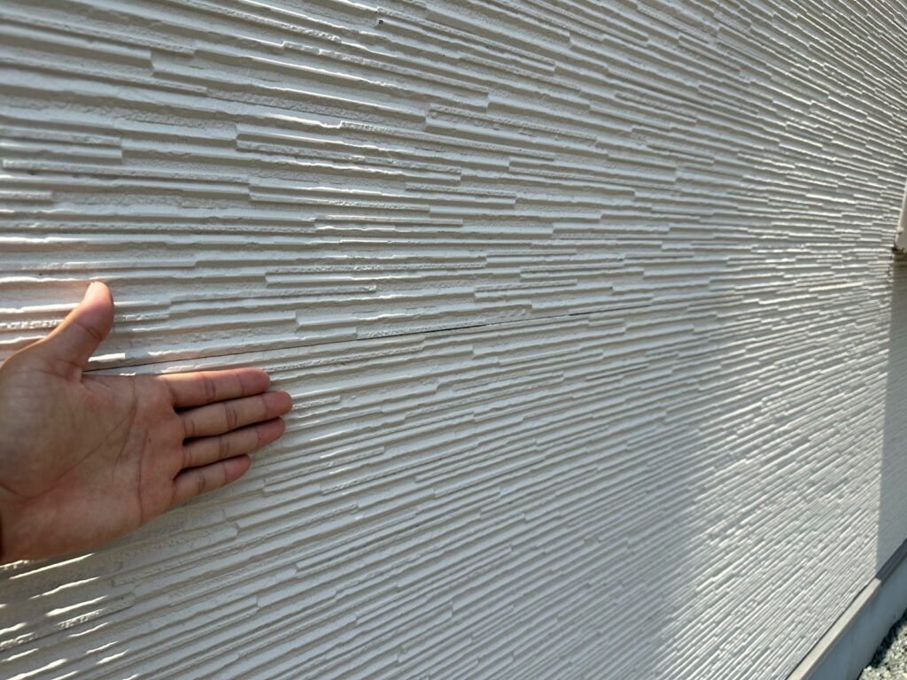 外壁は色褪せが発生していました