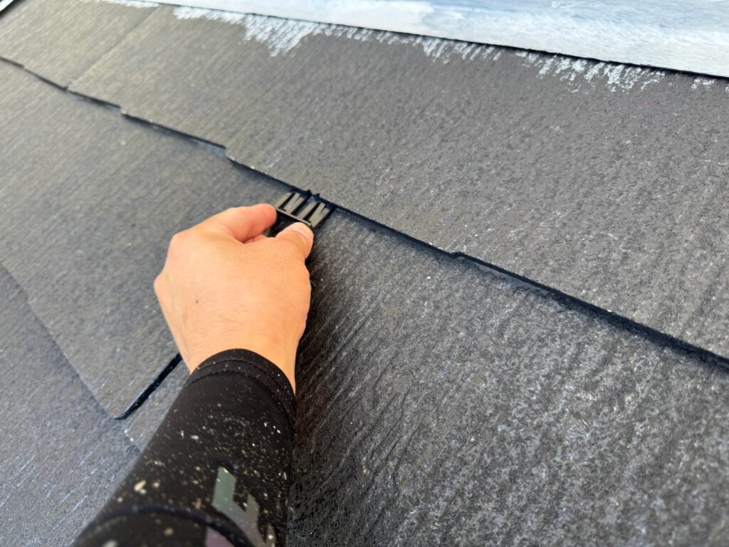 タスペーサー設置工事(雨漏り防止作業）
