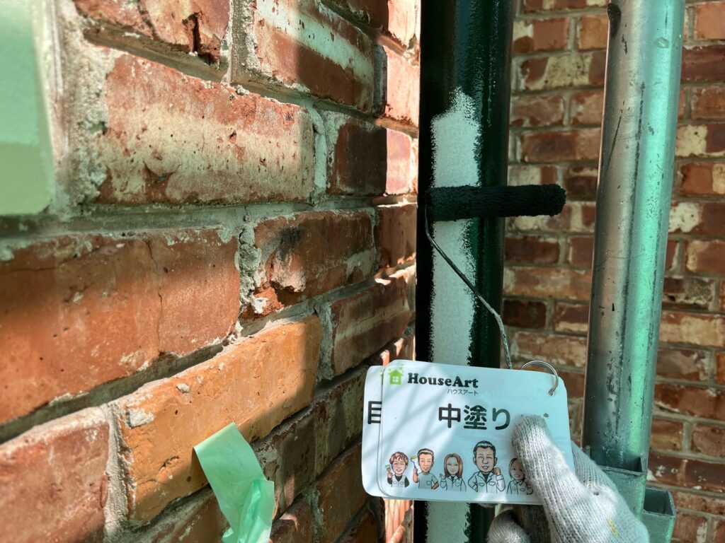 縦樋　中塗り