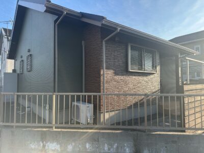 ブラウン多彩模様×ダークグリーンが映える高級感あるお住まいへ