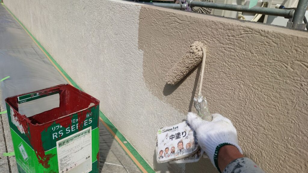 塀　中塗り