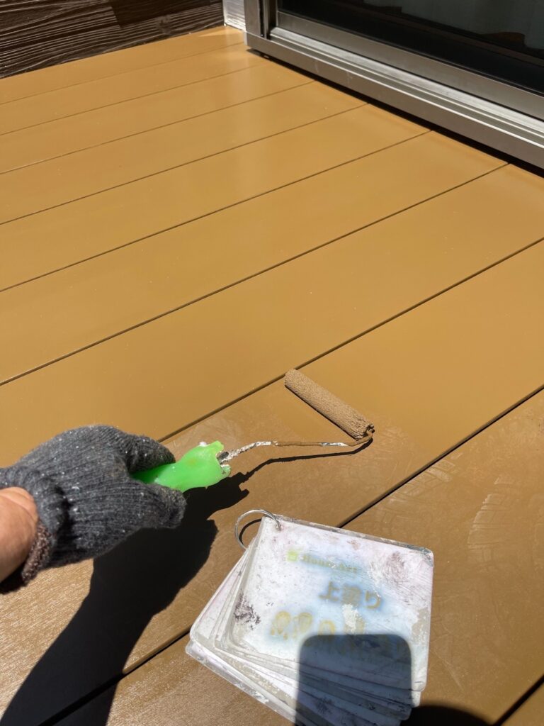 ウッドデッキ　上塗り