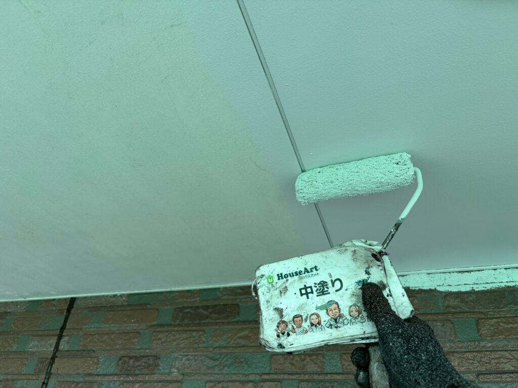 天井　中塗り