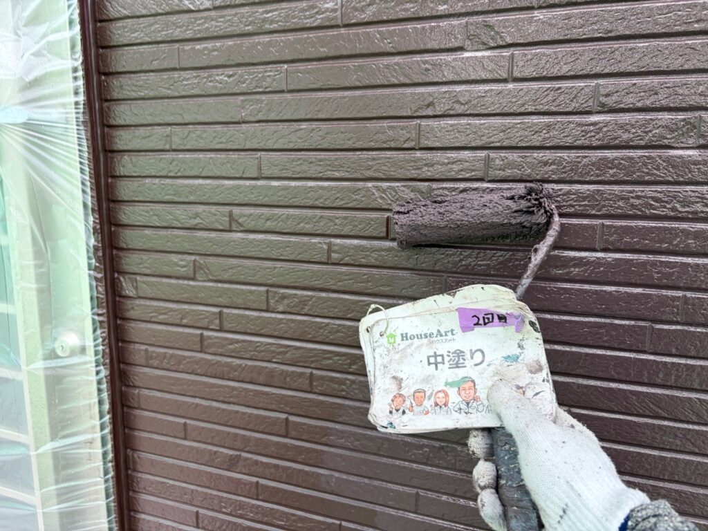 外壁　中塗り　（2回目）