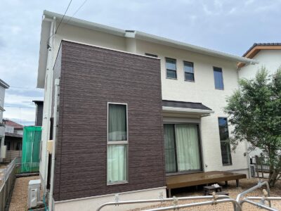 クリームホワイト×ブラウンで華やかなお宅へ